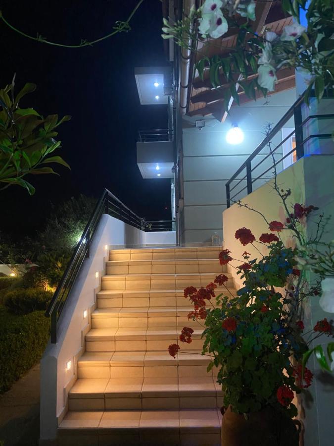 Dimitris Corinthian Villa ヴラハティ エクステリア 写真