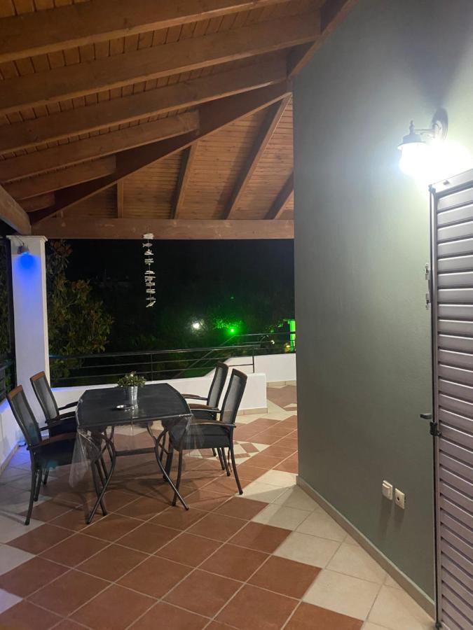 Dimitris Corinthian Villa ヴラハティ エクステリア 写真