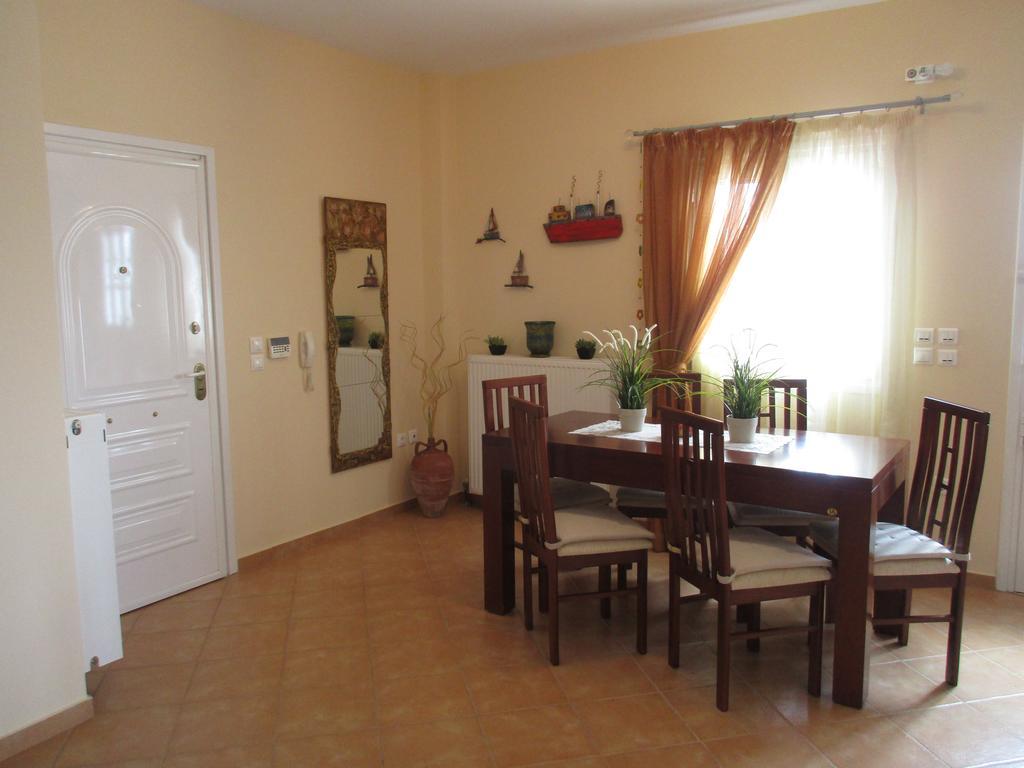 Dimitris Corinthian Villa ヴラハティ エクステリア 写真